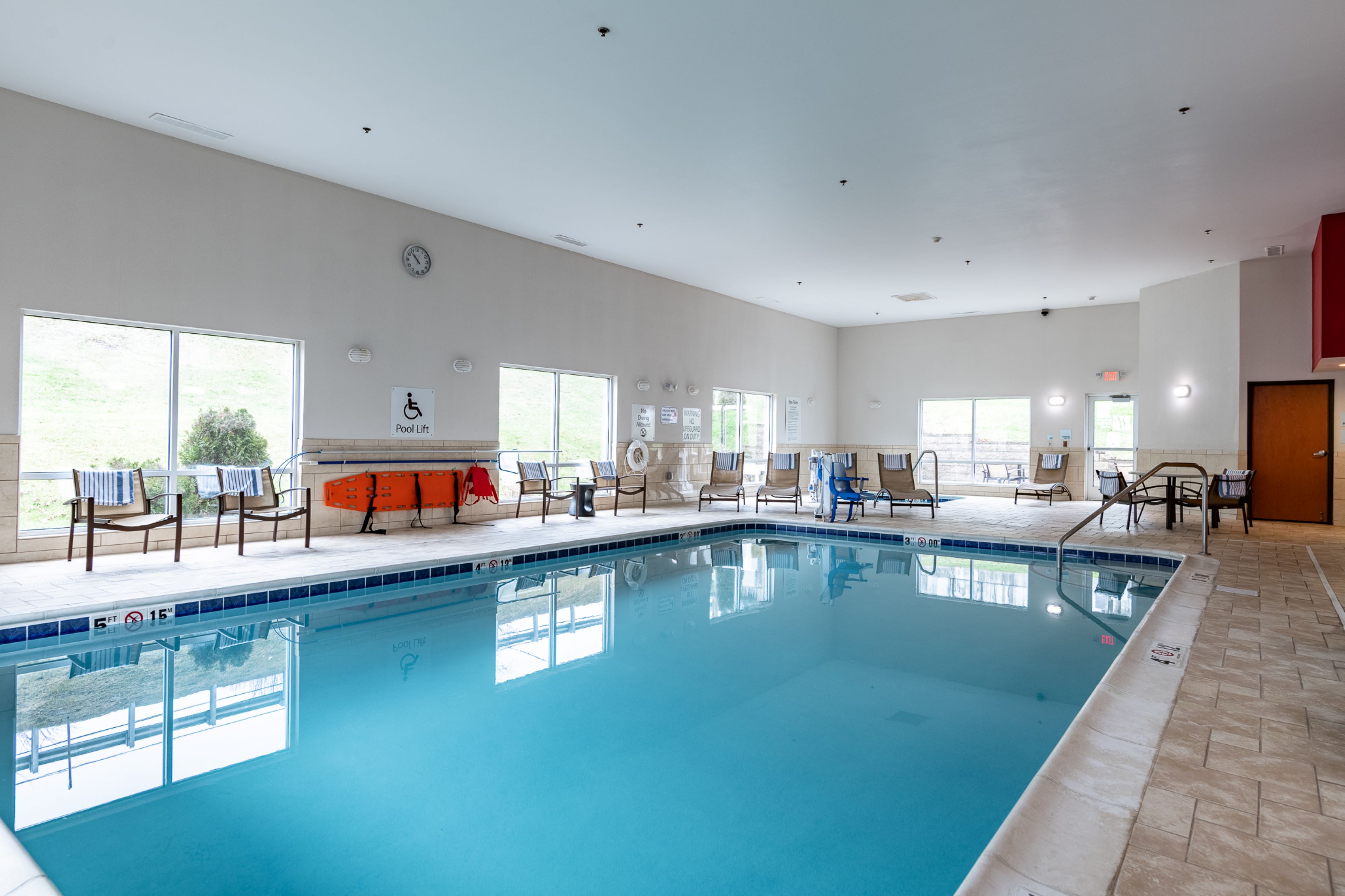 Holiday Inn Express Pool