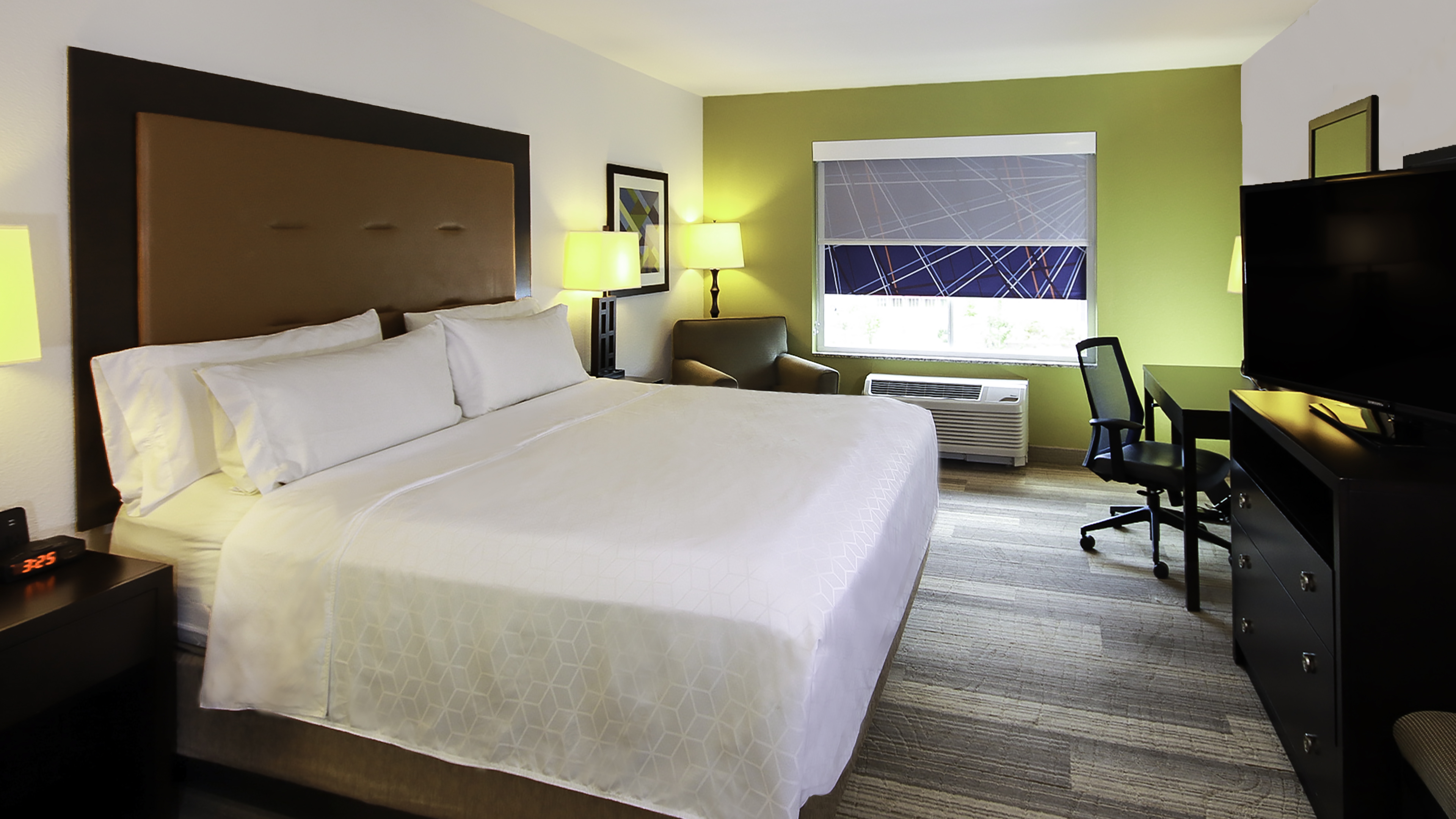 Holiday Inn Express Room 1